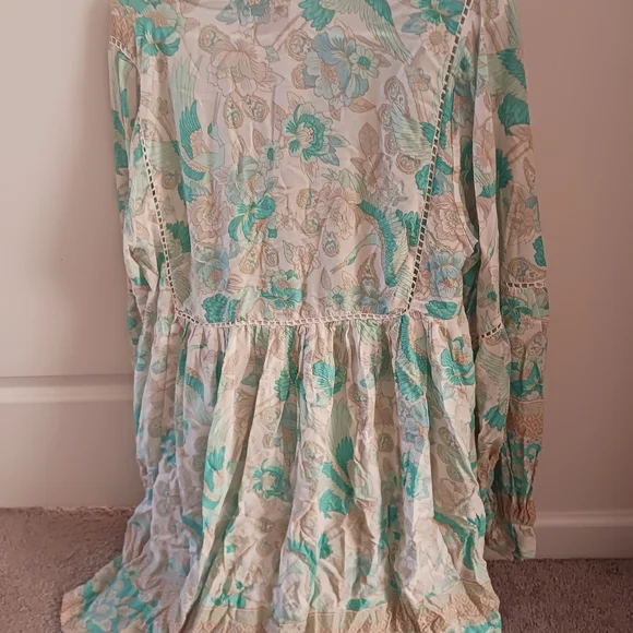 Elegant Floral Mini Dress in Cream and Blue - Picture 9 of 10